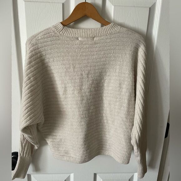 Women’s Pink Rose Ribbed Knit Sweater Cream Color Size S - Picture 3 of 6